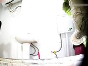 工厂集体宿舍公共卫生间偷拍妹子