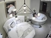 大叔艳福不浅与小情人洗鸳鸯浴