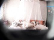 小美女被男友不停爆插射完又干