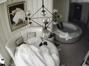 酒店偷拍情侣由床上干到浴缸