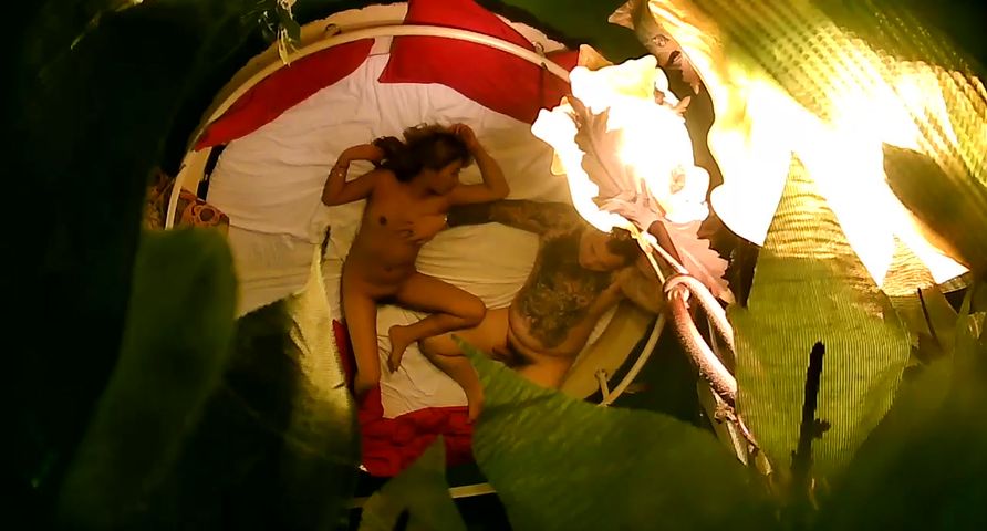 打炮不知道像不像他纹身一样猛