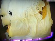 酒店偷拍小美女与男友开房