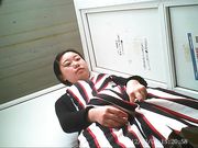 女厕偷拍下课铃响妹子排队进来