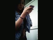 女厕偷拍下课铃响妹子排队进来