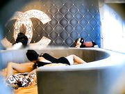 美女约炮里面竟连内裤都没穿