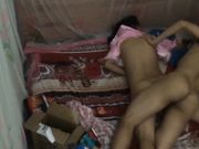 打工夫妻凌乱蜗居享受快乐性事