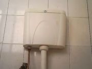 生宿舍厕拍妹子尿着要睡着了