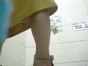 商场厕拍 看着黑丝女神很心动