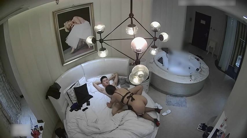 时尚性感的白领美女下班酒店私会情人