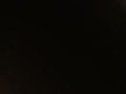 女友在图书馆的桌子下给我口爱