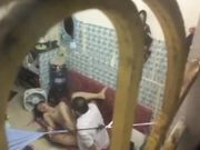 窗外偷窥工友和他媳妇啪啪