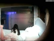 妹子不配合被小伙按倒扒光强行进入