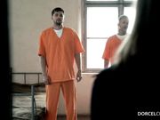 两个男囚双屌同入女狱医