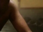 城会玩包小姐去温泉酒店在公共浴池啪啪