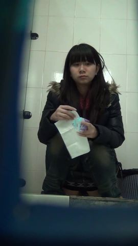 商场厕拍 妹子来大姨妈了