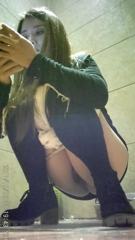 会所ktv厕拍11 各色长腿大胸美女