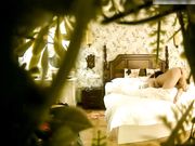 酒店偷拍年轻漂亮的小美女和聊了很久的微信网友酒店开房