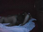 情趣酒店偷拍很有夫妻相的情侣啪啪女的干完吃个甜筒