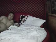 情趣酒店偷拍很有夫妻相的情侣啪啪女的干完吃个甜筒