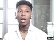 跑到邻居家求大黑鸡巴操的小骚妇