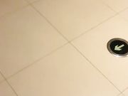 约炮漂亮女同事电影院偷情去女厕所直接站炮爆操