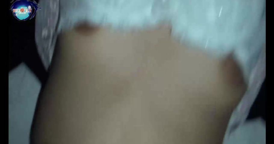 碎花裙文雅女白领被套路晕倒带到旅馆脱光玩弄