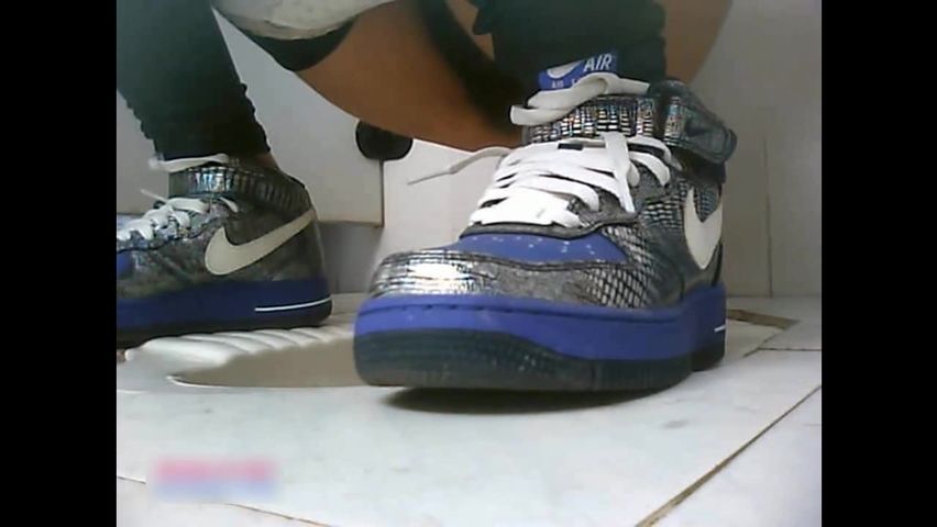 各色女性放尿环肥燕瘦形态各异 偶有素颜美女入境