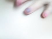 两个骚货一间房一个浴盆一张床直啤酒瓶子大茄子猛插浪逼