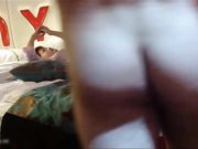 晚上加班吃完宵夜带着已婚女同事到酒店开房骚货下面水真多