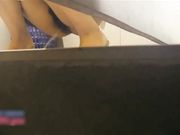 怪咖公厕手持设备多方位盗录职员露脸放尿黑丝少妇人靓穴嫩