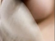 淫荡巨乳面具少妇深喉口交舔脚性感黑丝翘着屁股摇摆后入暴插