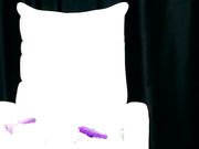 很是风骚玩的开自慰工具一大堆随便换着用自慰插穴很淫荡