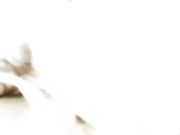 漂亮美女邀请网友一起玩妹子太瘦小被爆操后又用道具狠插