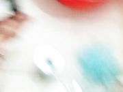 偷拍良家娇妻卫生间全裸洗头沐浴