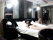 一对天然大奶饱满圆润年轻人激情一共干了四炮床上搞到床下