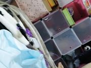 身材苗条性感乖巧妹子边吃东西边被调戏吃完饭开始又吃鸡巴