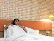 回老家祭祖晚上到当地酒店开房让她穿上情趣网衣爽一爽