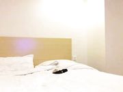 约炮健身馆经常一块锻炼的少妇身材苗条很耐草