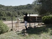 度假别墅里品尝经理大肉棒的苗条美人