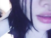 豪车就是宽敞里面两个妞全裸露脸淫语，吃大几把去车外站着后入爆草