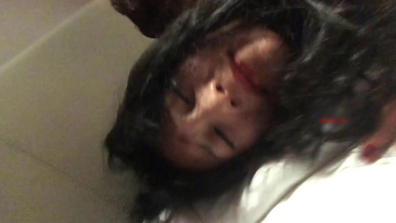 朋友非常漂亮的高颜值性感女友为了报复朋友出轨约我酒店啪啪,鸡巴插进去了又说不要,由不得她了干的淫叫!