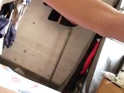 巨乳高中女生与男友性爱私密 饥渴疯狂教室里跪舔男友J8