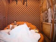 中年男约了位丰满气质的大奶少妇酒店迫不及待开操,干的相当激烈