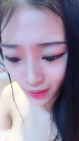 粉嫩漂亮的大眼美女主播紫薇大秀普通話对白