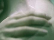 韩国最新限制级剧情片：《和女演员同居》老公只能睡在床下看着老婆被导演 副导演 投资人  经纪人各种人操