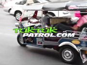 超级可爱的泰国美女，小穴很紧插出白浆