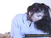 操神似黄蓉的小姑娘，特听话，让干啥干啥 老片 值得一看