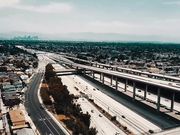 周末在豪宅里激情欢爱的小夫妻