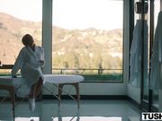 美女丰满肉欲挡不住双飞插入猛搞虚了啊