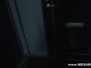 无赖男勇闯独居的大奶肥臀美少妇家中随便的像自己家然后强Jian式暴力的把少妇给干了